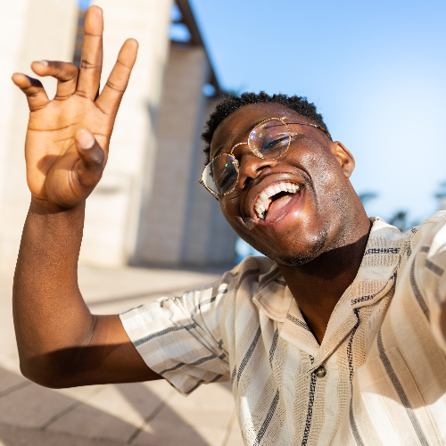 This is a dead giveaway that you're watching an AI-generated video